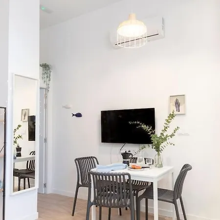 Al5 Seaside Bliss-Stylish Loft Steps From Malvarrosa-3