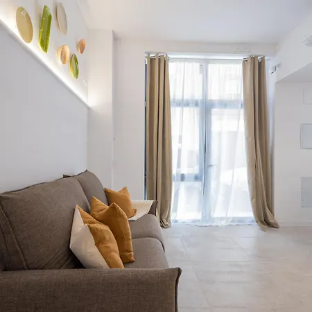 Casa Florit - Ceramic Homes - 4 Guest - Ac Wifi - Near Sorolla Train Station-3