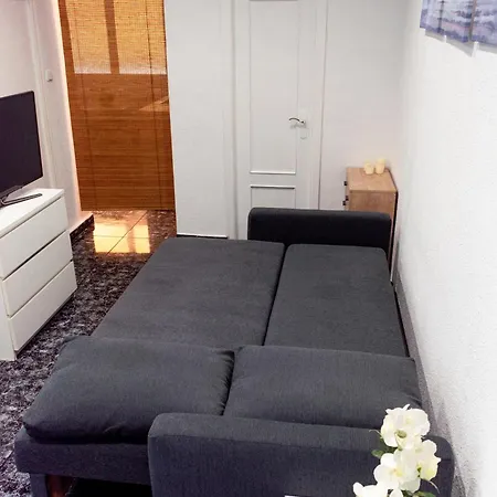 Cosy Apartment With Balcony Between Beach & Center 6P-3