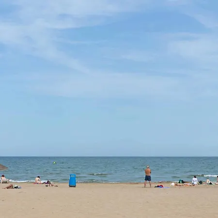 ApartUP Las Arenas Beach-3