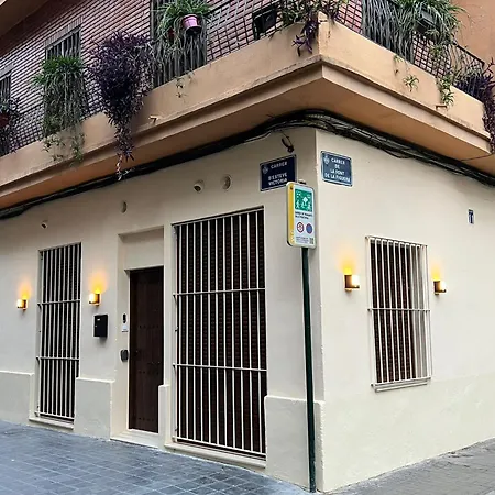 Mimi'S Apartment In En Corts-3