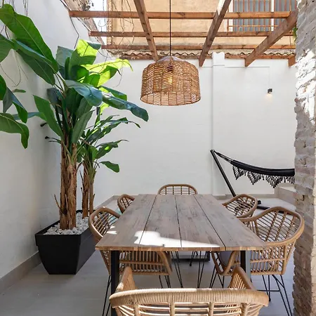 Apartamento con piscina y terraza-2