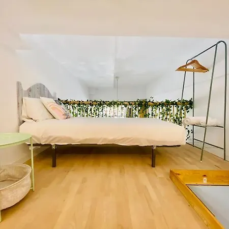 Beach Flat For Family & Groups-3