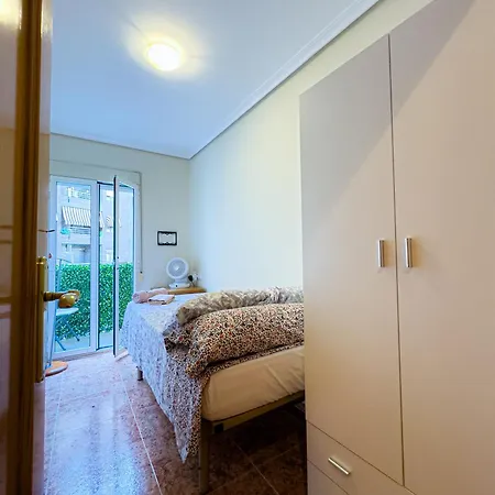 Rooms In Valencia Great Location In Shared Apartment-2