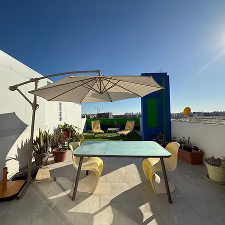 Petite Penthouse With The Sunniest Terrace In Valencia-3
