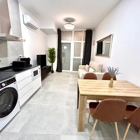 Valencia Comfort Stay Near Metro, 2 Bed, 1 Bath-3