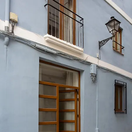 Modern 1 Bedroom Apt In Historic Center • Ground F-3
