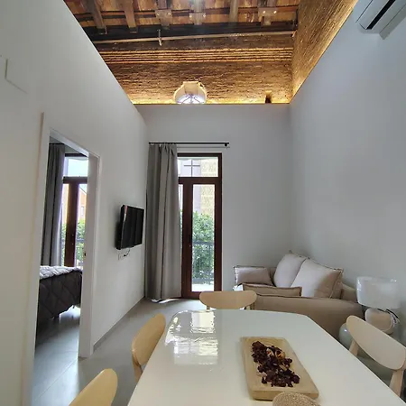Mandarina Suites - Unique Apartments In Valencia-3