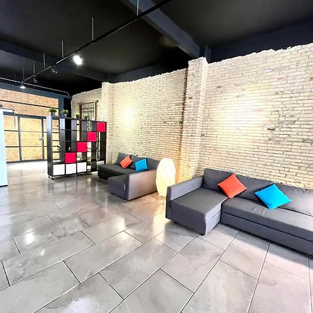 Iy Loft 4 - Open Plan Garage Style - Up To 4 People-3
