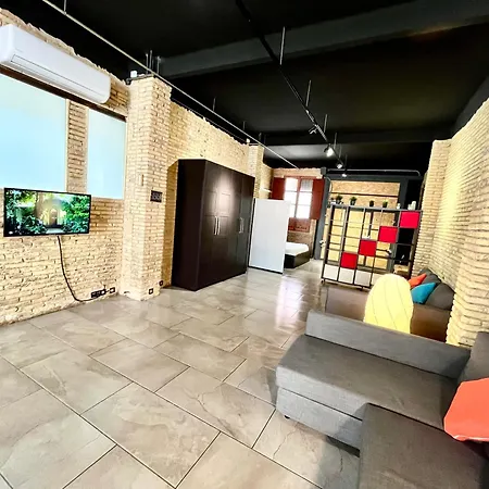Iy Loft 4 - Open Plan Garage Style - Up To 4 People-2