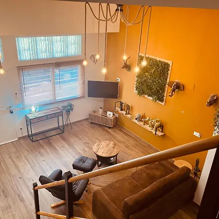 Dúplex tipo loft de estilo selvático y safari, con encanto y a pasos del mar-3
