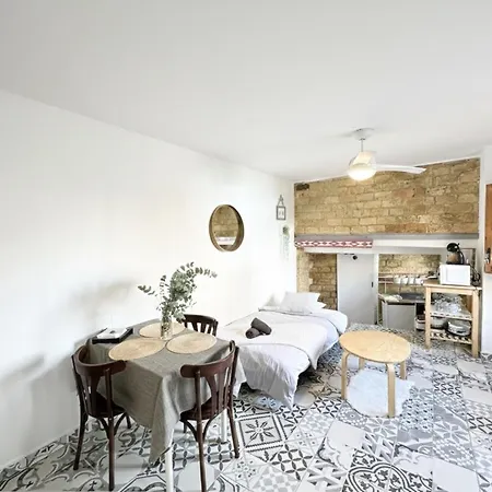 Precioso Apartamento Con A/A En Ruzafa Con Terracita Privada Y Acceso A Un Jardin, Para 2-3 Personas-2