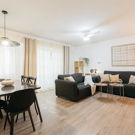 Your Sunny & Spacious Portview Home-2