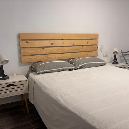 Lola Apartment Encorts-3