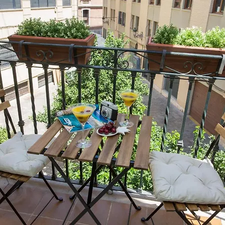 Singularstays Poeta Querol-2