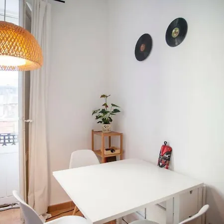 Luminous & Cosy Down Town Apartment-3