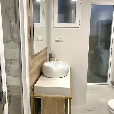 Apartamento Joseph , luminoso, bonito y muy céntrico-2