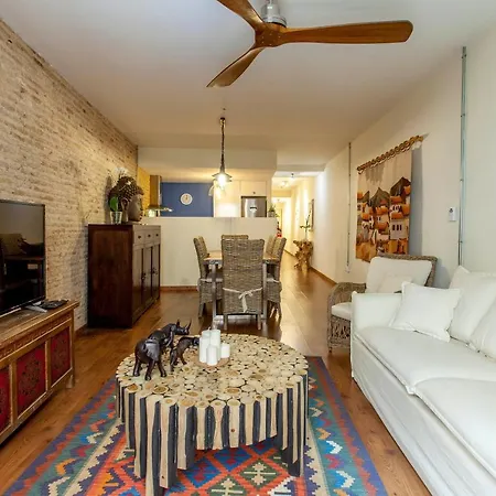 Luxurious & Alluring Home In Historic Town-3