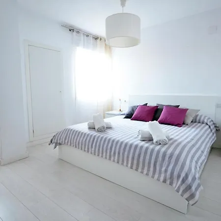 Modern Apartment In Valencia-3