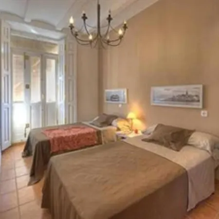 Main Central Station Apartment-2