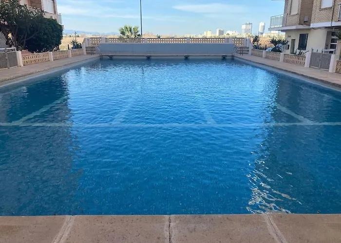 Coqueto De Playa Con Piscina Y Terraza