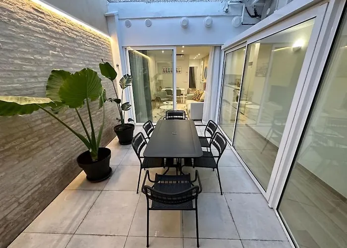 Precioso Apartamento Con Patio. Pyp