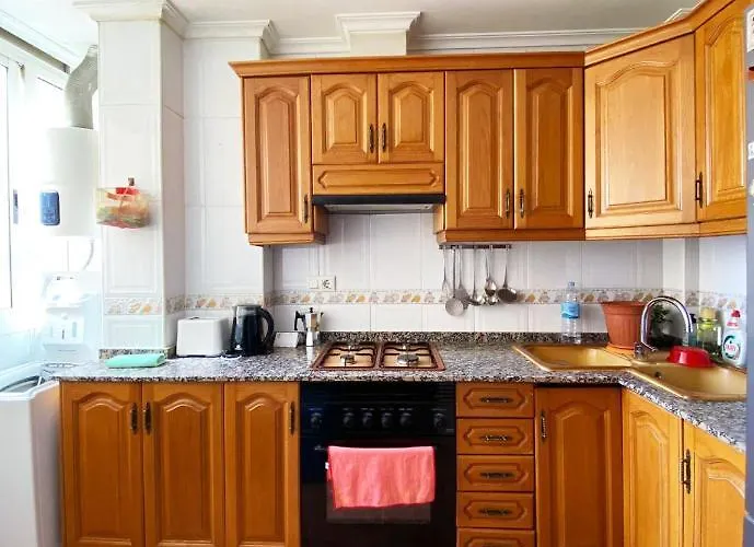 Rooms In Valencia Great Location In Shared Apartment, Spagna