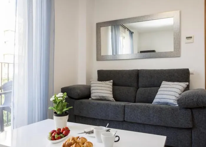 Cozy Flat Near Torres De Serrano Modalidad 11 Noches Minimo O Mas Valencia, Spanje