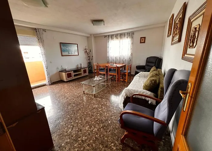 Piso completo cerca de la estación del AVE