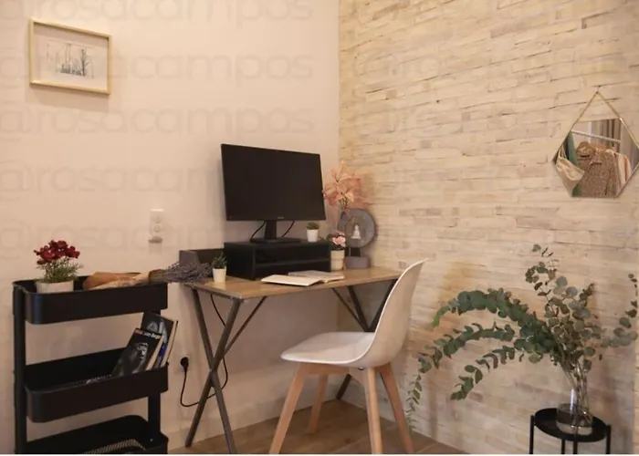 Rb - Urban Loft Retreat, Comfort & Good Location Valenza, Spagna