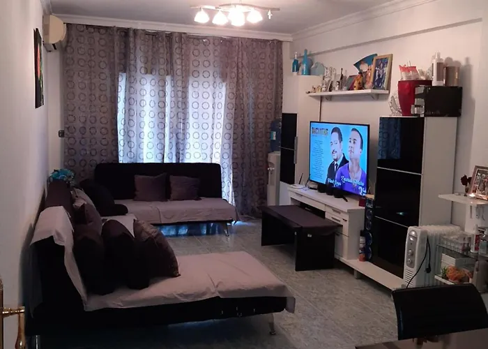 habitación grande en piso compartido con 2 adultos