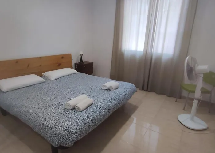 Appartamento Planta Baja, Bien Comunicada, Cerca De La Playa. Valenza, Spagna