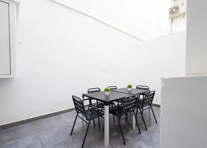 Florit Flats - Urban City Nest - Ac & Wifi - 10 Min City Center Valenza, Spagna