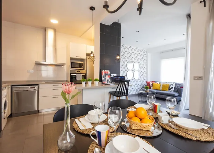Florit Flats - Stylish 2 Bedroom Ac Wifi Terrace Attic In Center