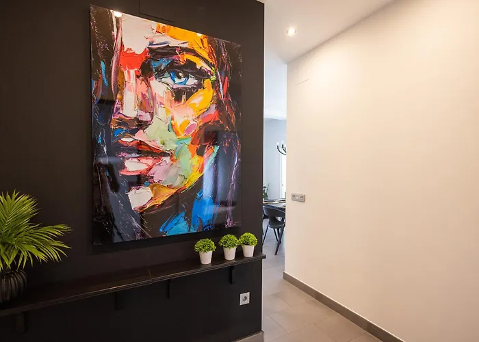 Florit Flats - Stylish 2 Bedroom Ac Wifi Terrace Attic In Center