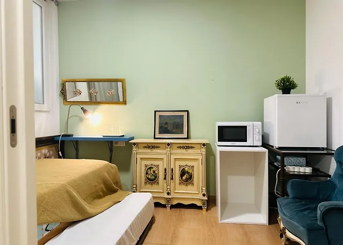 Mirador 2 Del Mercado Central - Habitacion Con Bano Privado En El Centro De La Ciudad Vella