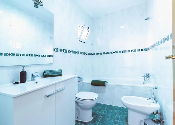 Design, Beach And City Center Valenza, Spagna