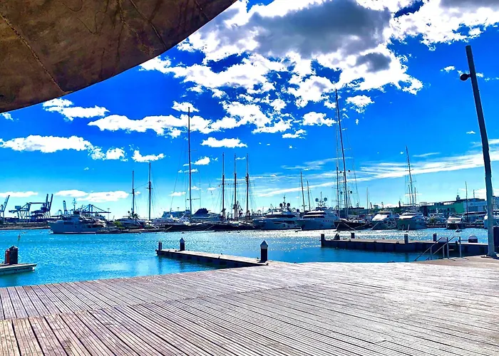 Apartamento Compartido con Vista al Puerto Valencia