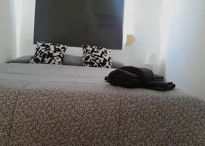 Habitación Matrimonio Tranquila En Vivienda Compartida