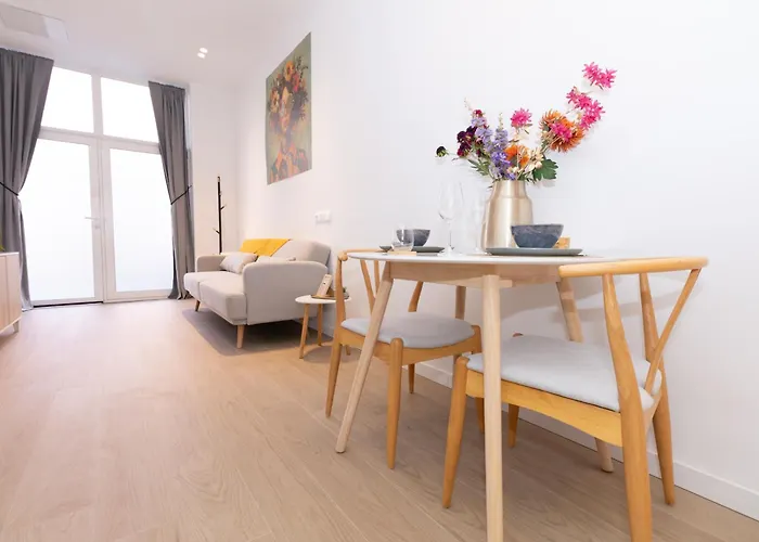 Apartment Casa Novi - Close To Beach, City Center & Metro Valencia, Spanje
