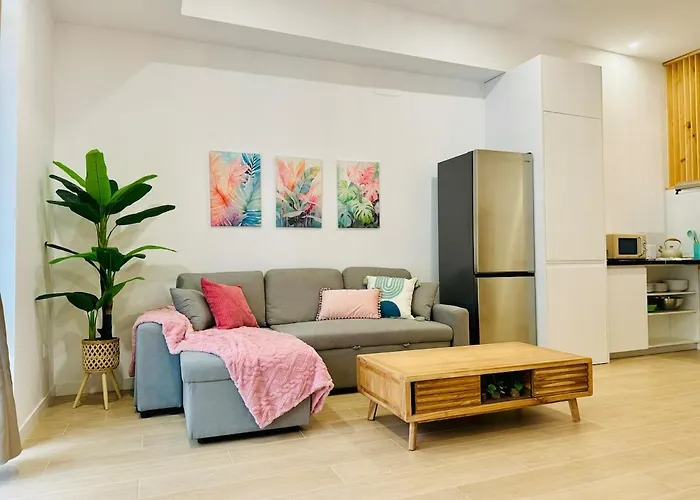 Loft 2 - Space & Conform Close To Center
