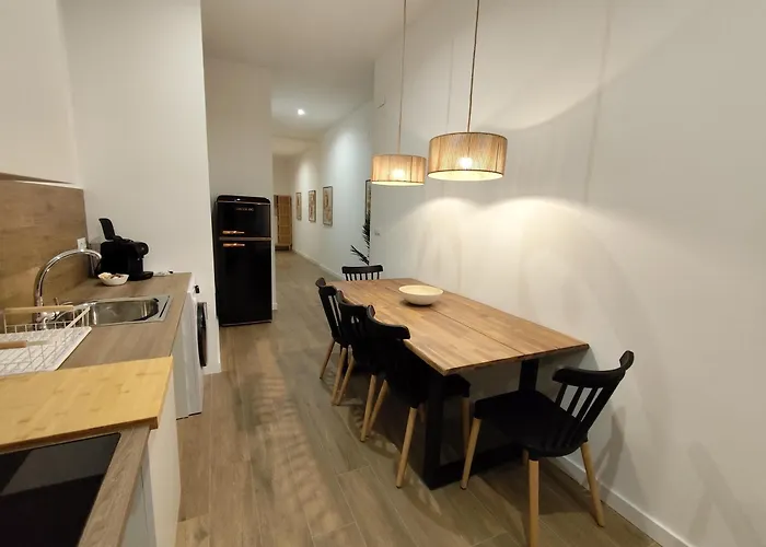 Travel Habitat Mediterranean Suites Valenza, Spagna