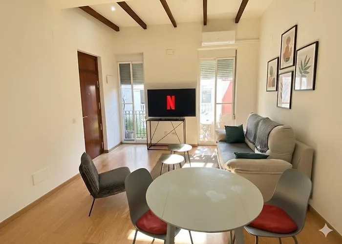 Precioso apartamento junto a Ruzafa en edificio típico valenciano