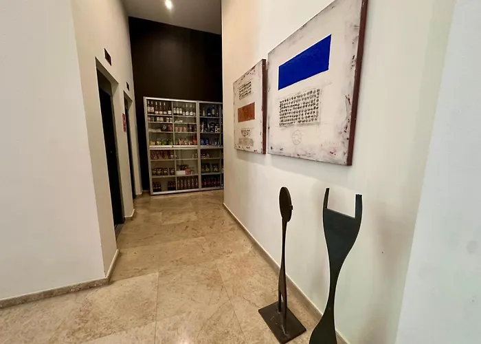 Apartamentos Plaza Picasso Valencia, Spania