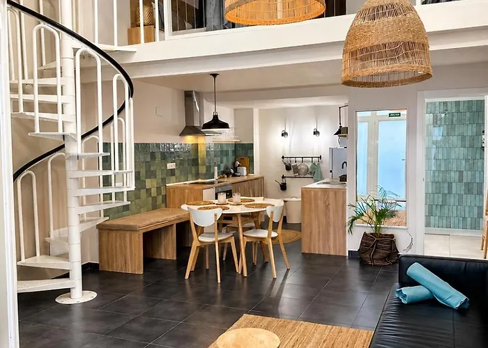Alex- Duplex Apartment- City