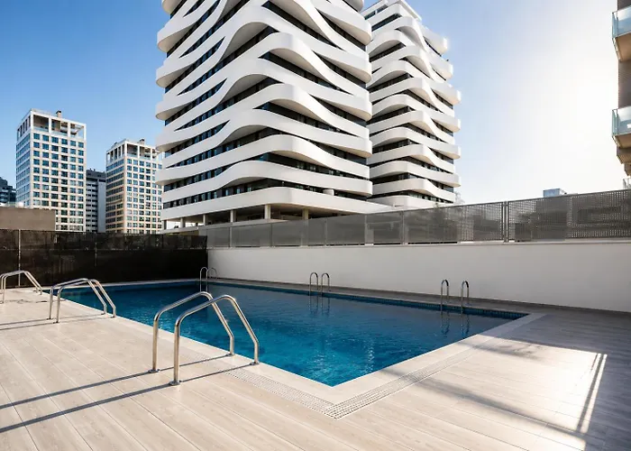 Dúplex Familiar con Piscina y Parking - Roig Arena