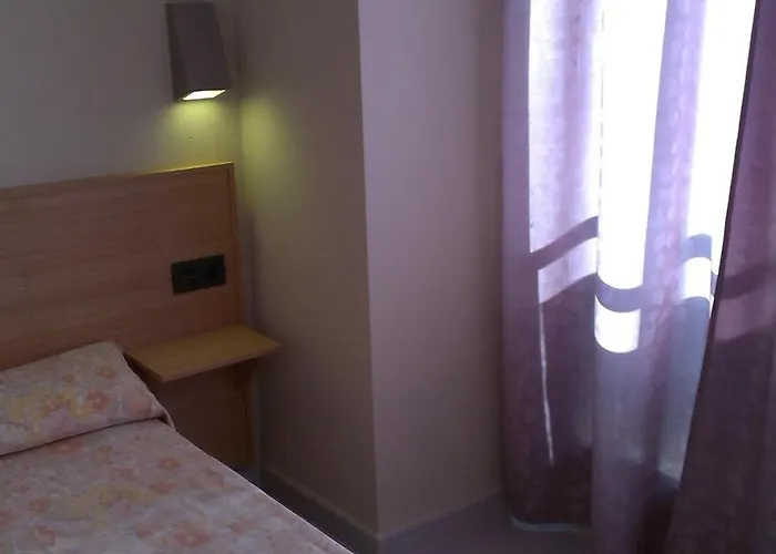 Hostal Bisbal Only Adults No Ac
