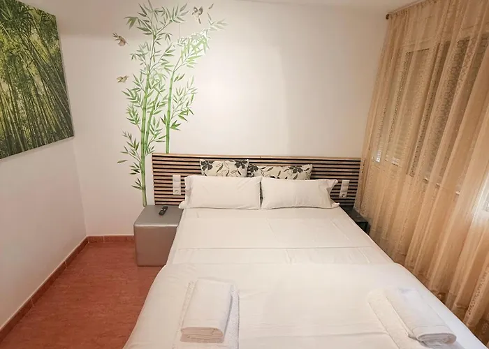 Habitaciones Estudios Con Cocina Y Bano Privado De Temporada Instancias Largas Long Stay Desde 11 Noches